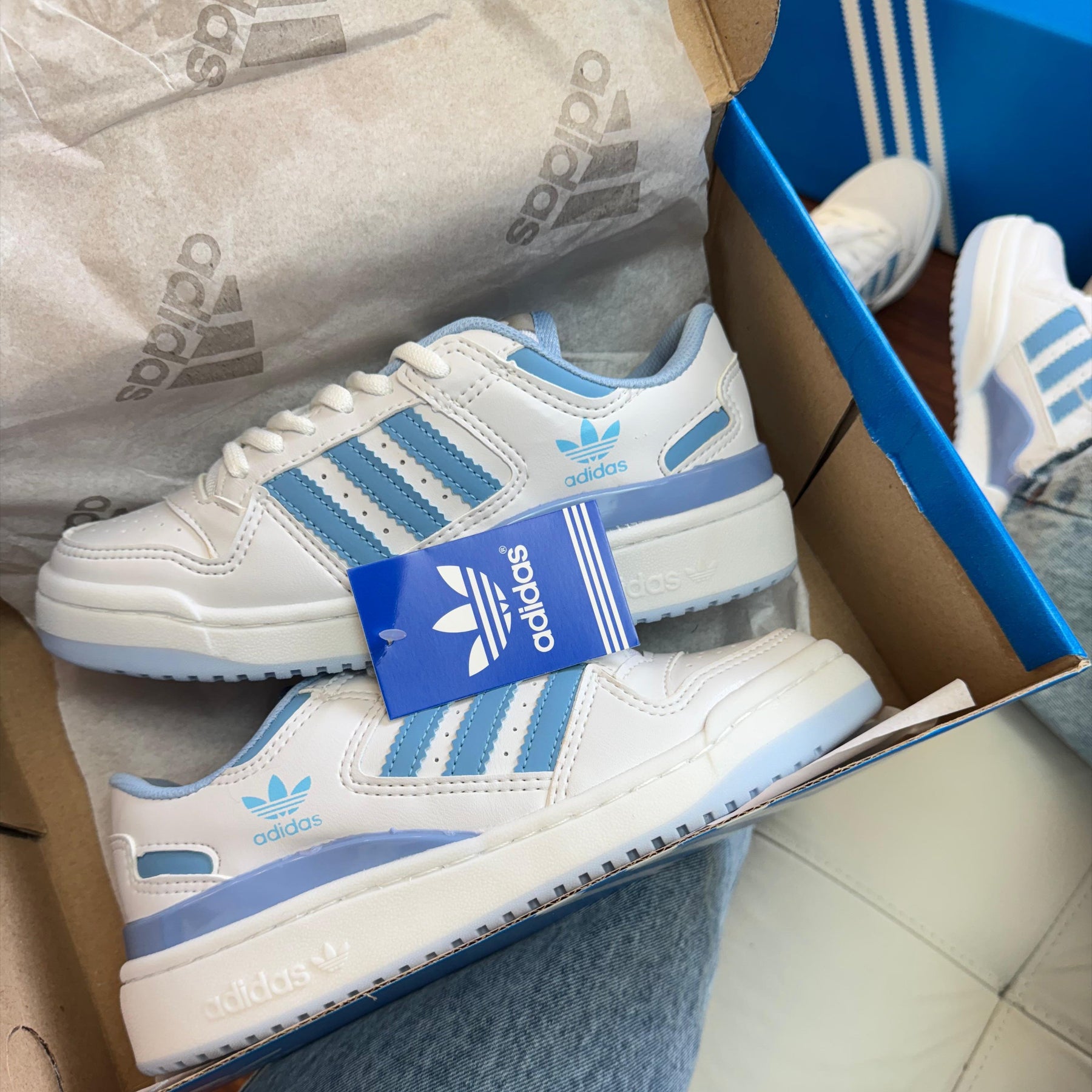 Tênis Fórum Azul com Branco - Premium