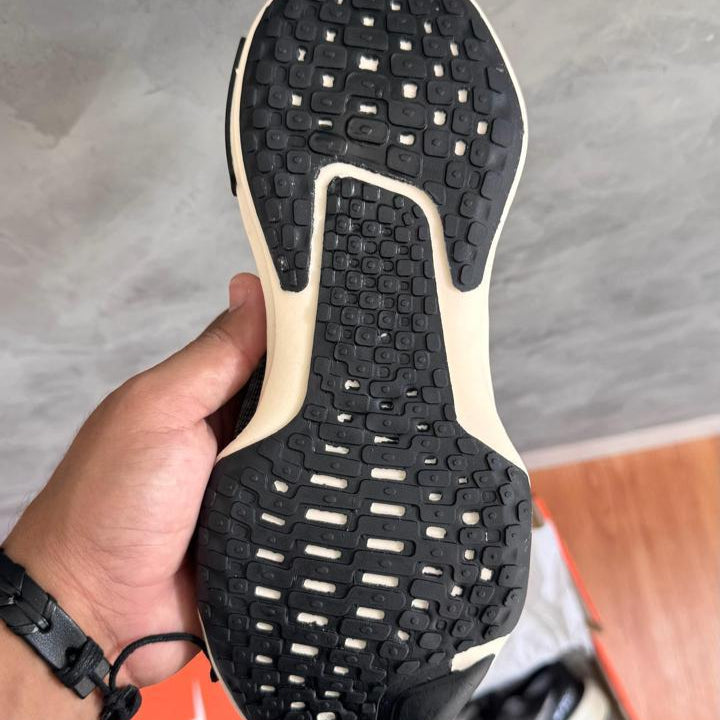 Tênis Zoomx Preto - Premium