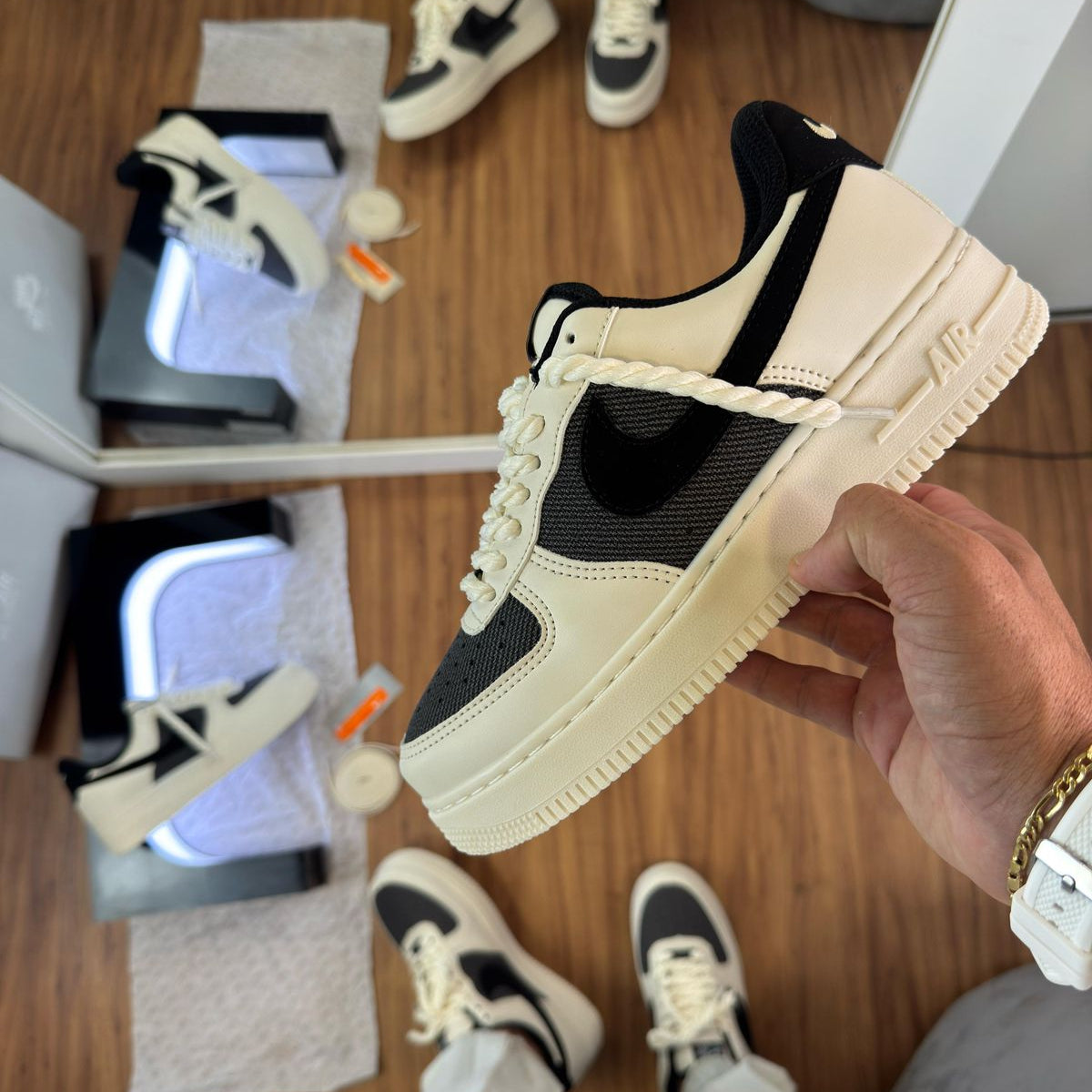 Tênis Air Force Luxo Branco e Preto - Premium